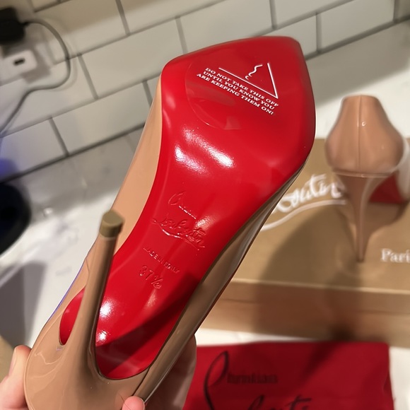 NEVER WORN Christian Louboutin So Kate Heels - Picture 5 of 6